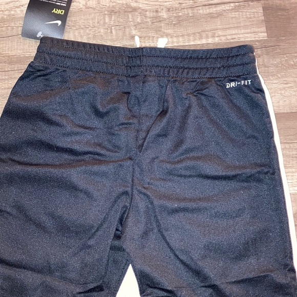 HOSTPICK!🔥NWT boys Nike sweats - Picture 3 of 7